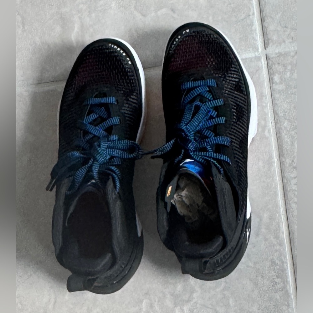 Jordan Kids Sneakers Black with Blue and Yellow Details - Picture 3 of 10
